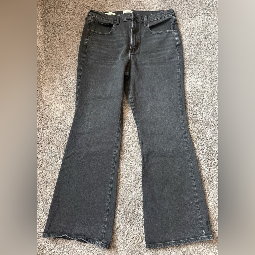Black, not gray, Denim Jeans 33” Inseam Size 14 Universal Thread High-Rise Flare